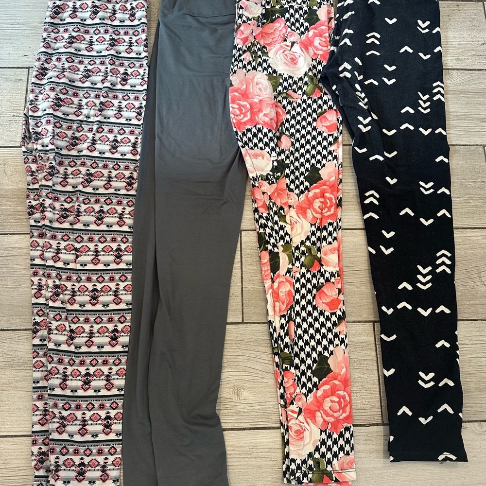 Lularoe women’s leggings 4 pair all ONE SIZE fit 2-10